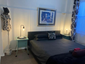 City apartment sleeping up to 4 with rooftop terrace, Sydney